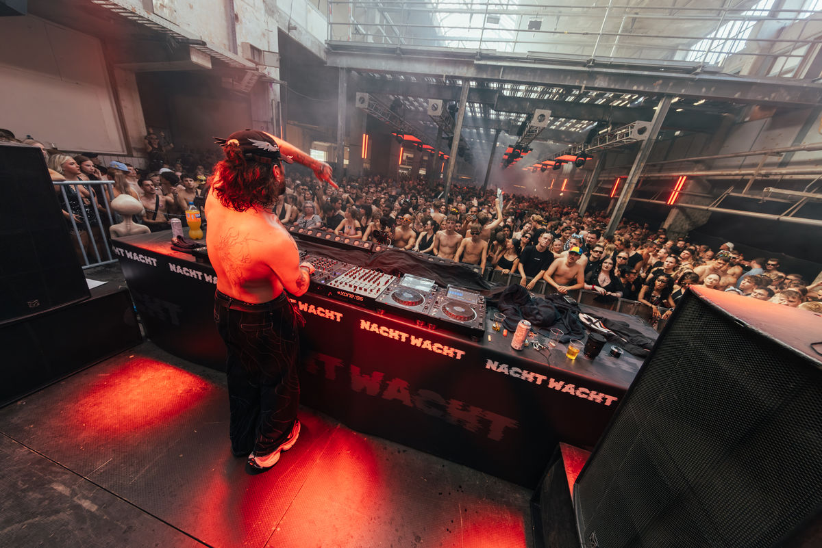 Loading... just a sec